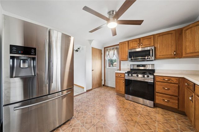 711 Jane St, Plum Boro, PA 15239