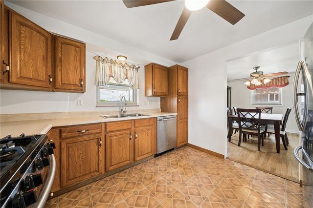 711 Jane St, Plum Boro, PA 15239