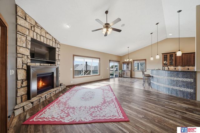 2737 Shadowbrook Drive, Lincoln, NE 68516