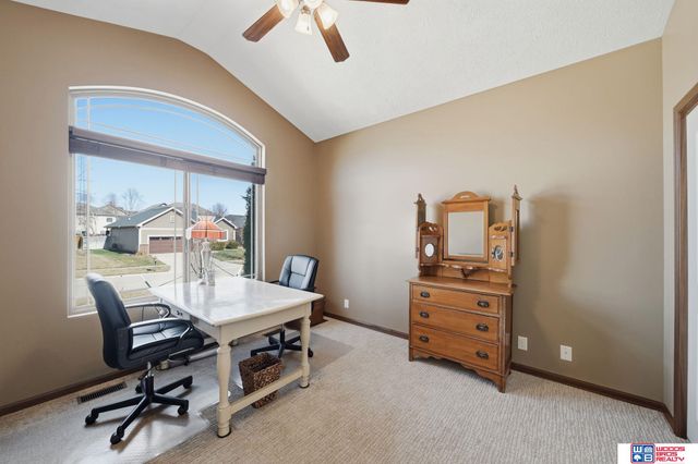 2737 Shadowbrook Drive, Lincoln, NE 68516