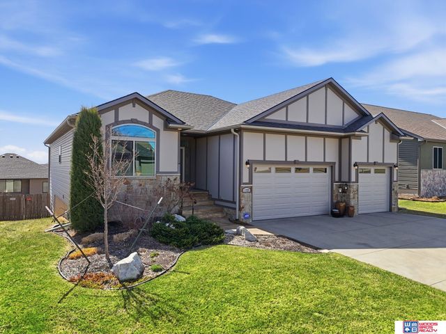 2737 Shadowbrook Drive, Lincoln, NE 68516