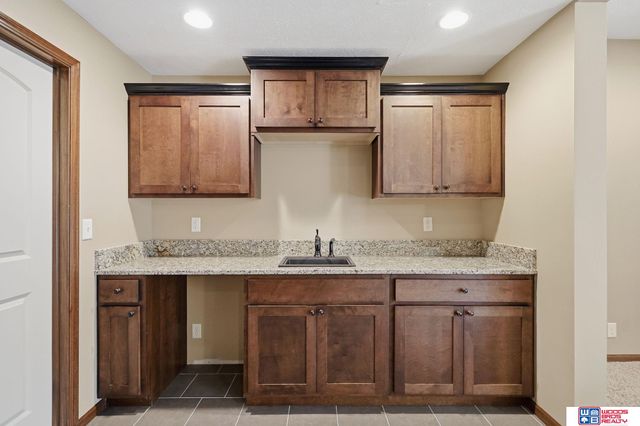 2737 Shadowbrook Drive, Lincoln, NE 68516