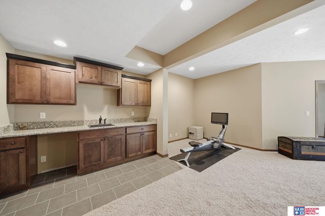 2737 Shadowbrook Drive, Lincoln, NE 68516