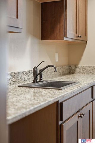 2737 Shadowbrook Drive, Lincoln, NE 68516