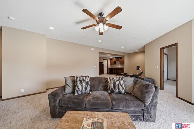 2737 Shadowbrook Drive, Lincoln, NE 68516