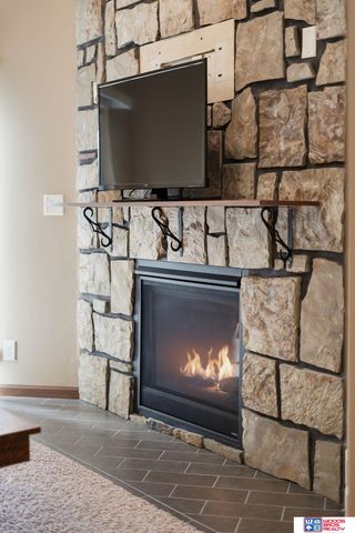 2737 Shadowbrook Drive, Lincoln, NE 68516