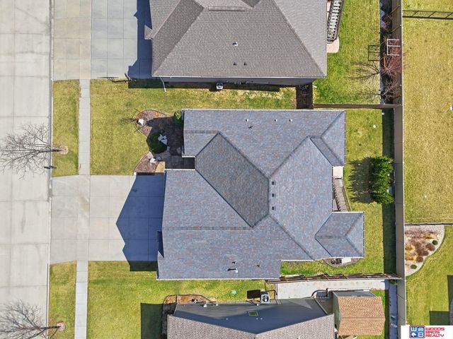 2737 Shadowbrook Drive, Lincoln, NE 68516