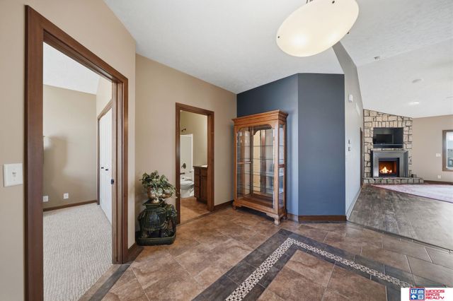 2737 Shadowbrook Drive, Lincoln, NE 68516