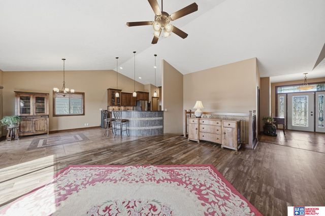 2737 Shadowbrook Drive, Lincoln, NE 68516