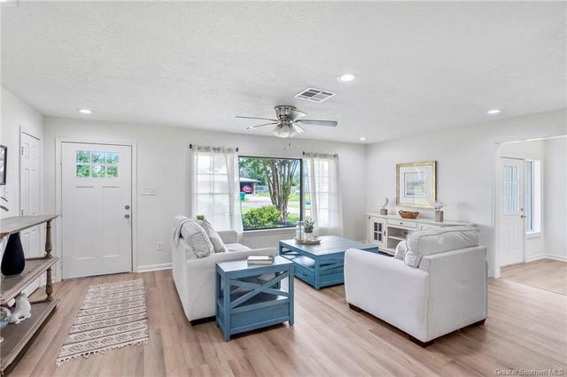 325 Quelqueshue Street, Sulphur, LA 70663