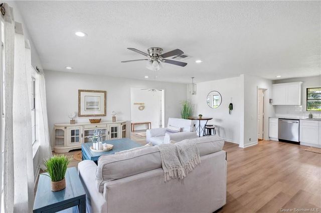 325 Quelqueshue Street, Sulphur, LA 70663