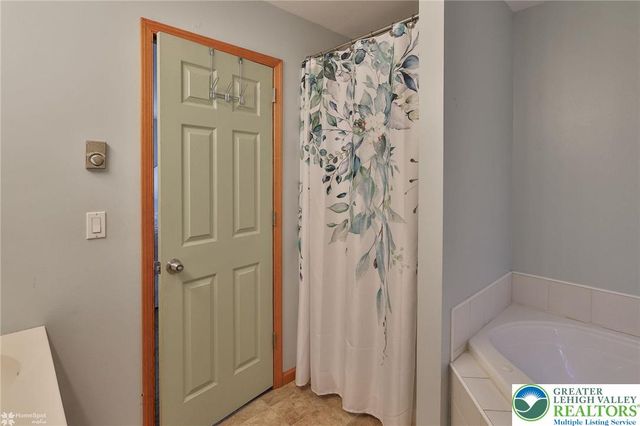 1143 Willow Creek Drive, Polk Twp, PA 18058