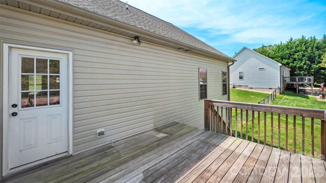 1880 Chestnut Grove Road, King, NC 27021