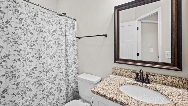 1880 Chestnut Grove Road, King, NC 27021