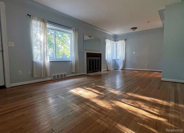 3431 Crooks Road, Troy, MI 48084