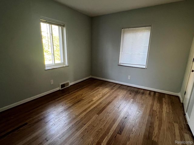 3431 Crooks Road, Troy, MI 48084