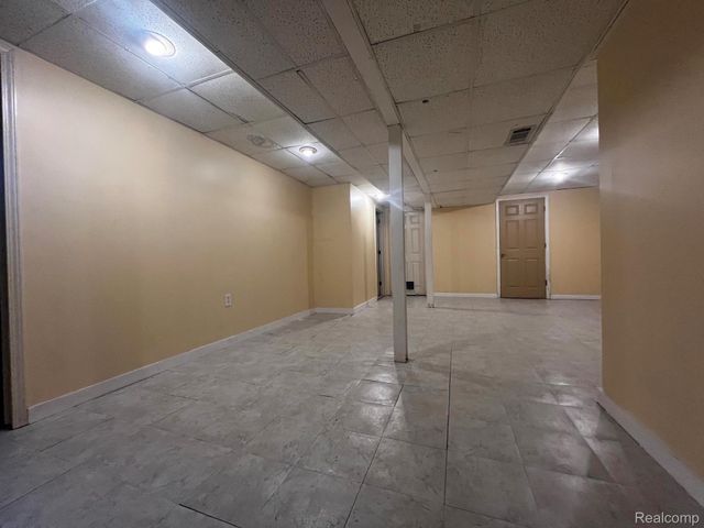 3431 Crooks Road, Troy, MI 48084