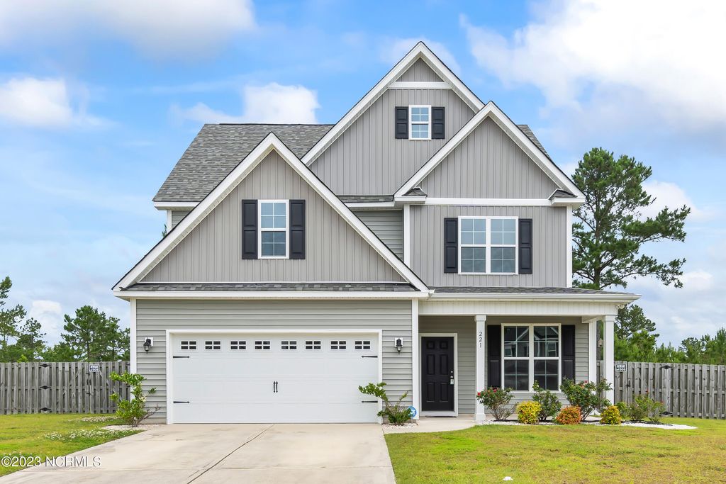 221 Salty Dog Lane, Sneads Ferry, NC 28460