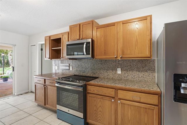 400 N PINE MEADOW DRIVE, Debary, FL 32713