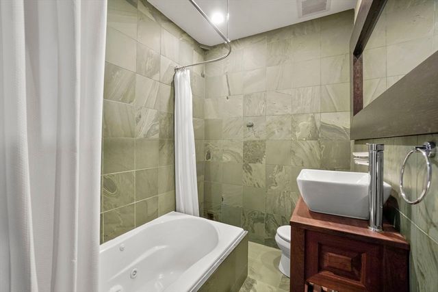 96 South St 3, Boston, MA 02111