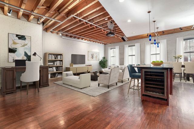 96 South St 3, Boston, MA 02111