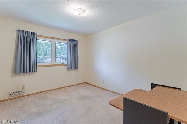 7635 Tamiami Drive, Parma, OH 44134