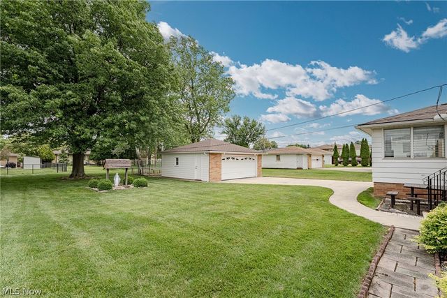 7635 Tamiami Drive, Parma, OH 44134