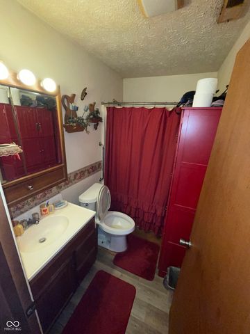 158 Hitchcock Drive, Hope, IN 47246