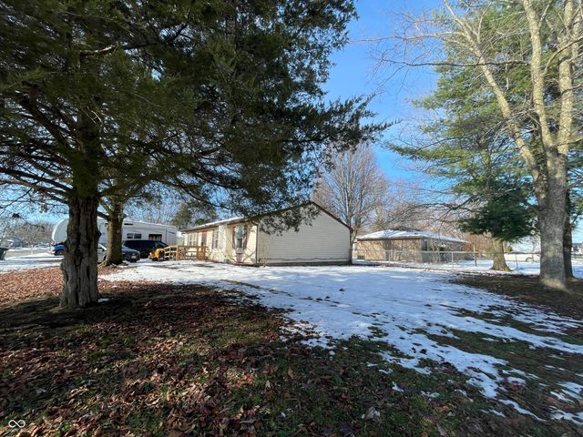 158 Hitchcock Drive, Hope, IN 47246