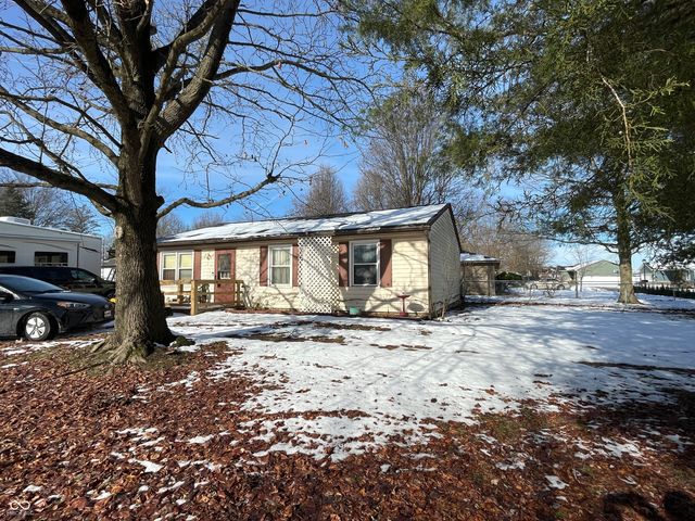 158 Hitchcock Drive, Hope, IN 47246