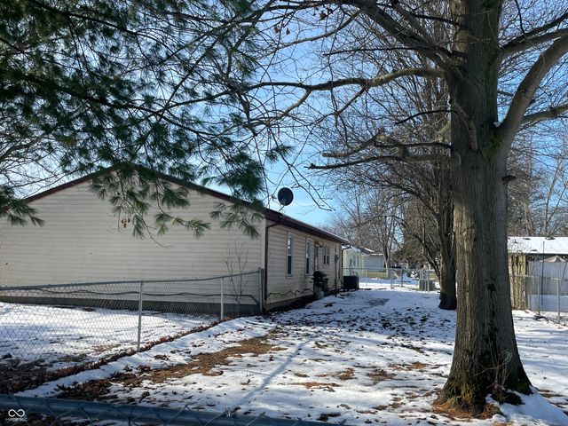 158 Hitchcock Drive, Hope, IN 47246