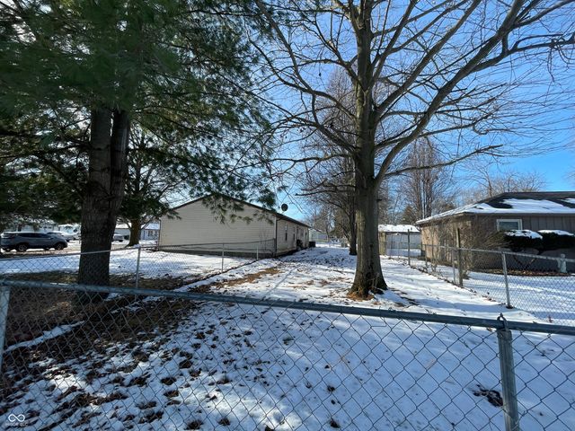 158 Hitchcock Drive, Hope, IN 47246