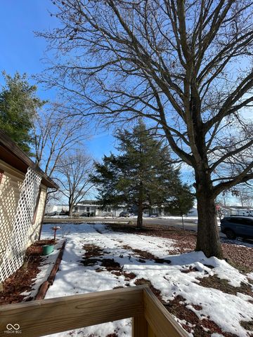 158 Hitchcock Drive, Hope, IN 47246