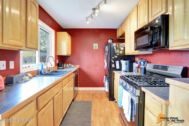 2816 Leighton Street, Anchorage, AK 99517