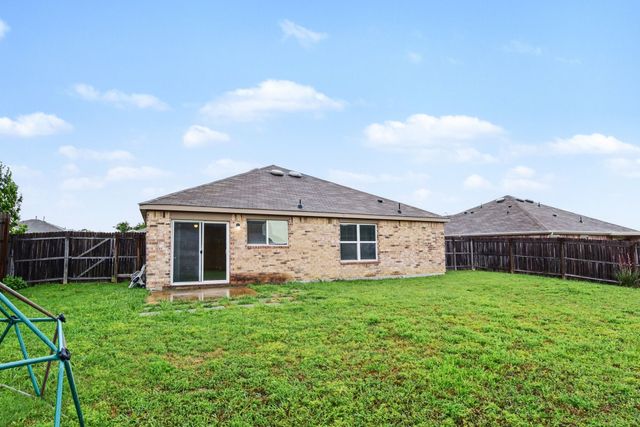 246 Willow Creek Lane, Terrell, TX 75160