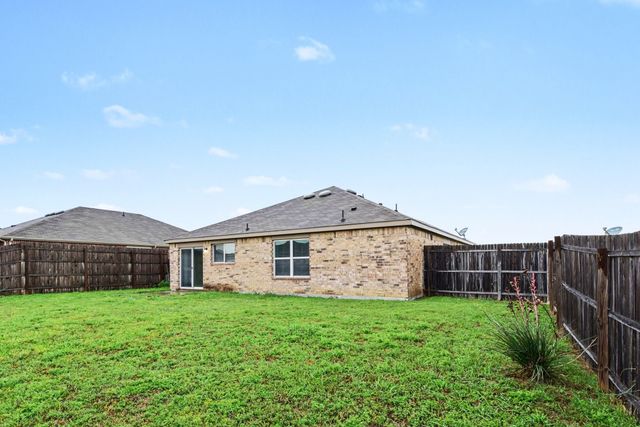 246 Willow Creek Lane, Terrell, TX 75160