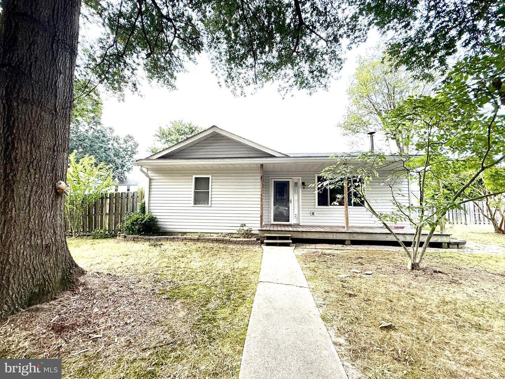 1166 CEDAR AVE, Shady Side, MD 20764
