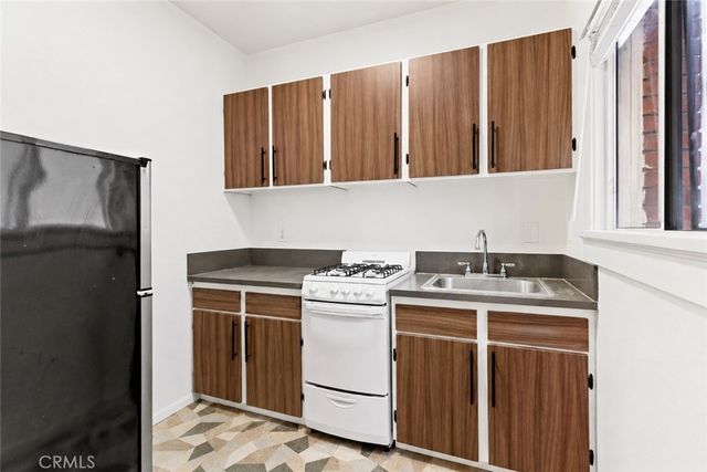 330 Cedar Avenue 205, Long Beach, CA 90802