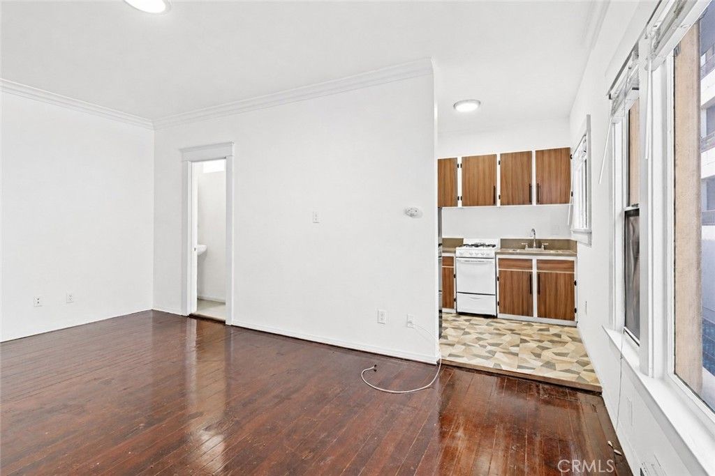 330 Cedar Avenue 205, Long Beach, CA 90802
