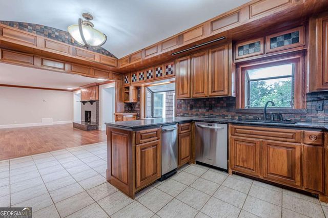 2697 S Cherokee Lane, Woodstock, GA 30188