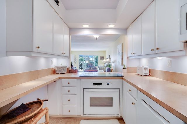 1332 Bayview Dr 203, Fort Lauderdale, FL 33304