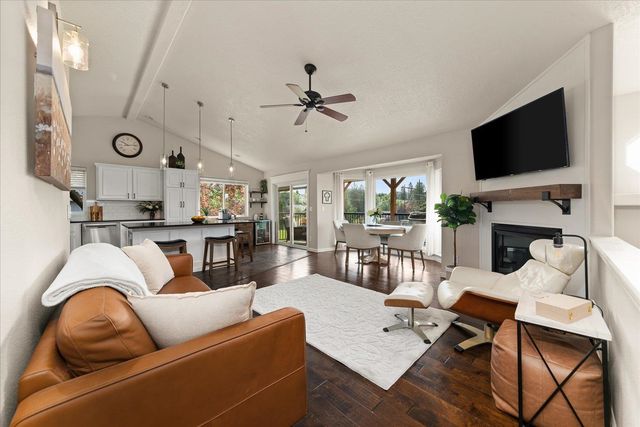 8110 E Sommerset Dr, Spokane, WA 99217