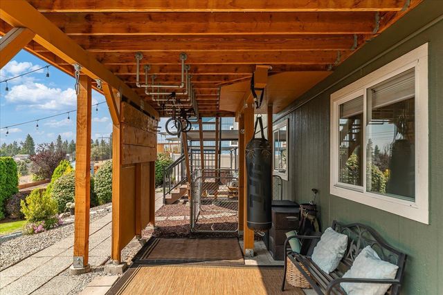 8110 E Sommerset Dr, Spokane, WA 99217