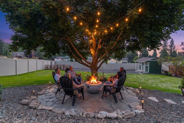 8110 E Sommerset Dr, Spokane, WA 99217