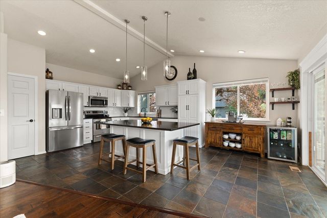 8110 E Sommerset Dr, Spokane, WA 99217