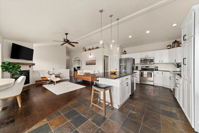8110 E Sommerset Dr, Spokane, WA 99217