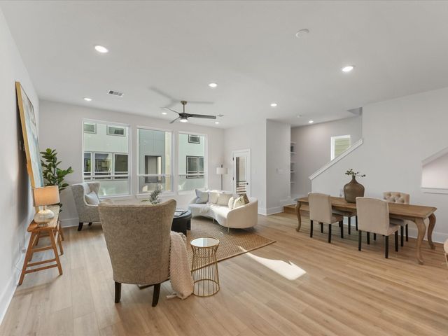 4710 Thornton Villas Lane, Houston, TX 77018