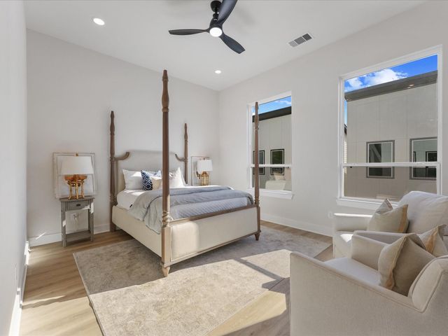 4710 Thornton Villas Lane, Houston, TX 77018