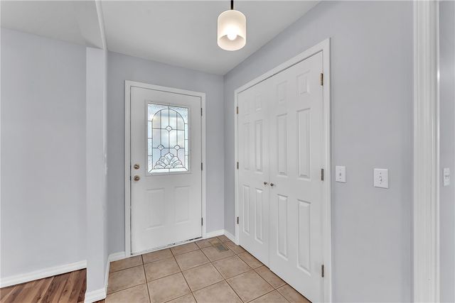 34 Mission Hills Lane, Holiday Island, AR 72631