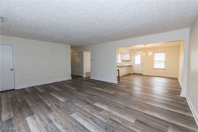 2033 Carlile Drive, Uniontown, OH 44685